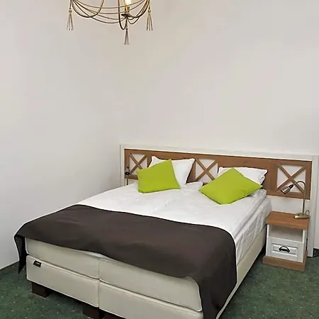 Hotel Sandro Silver & Spichlerz Antoniny Leszno (Greater Poland)