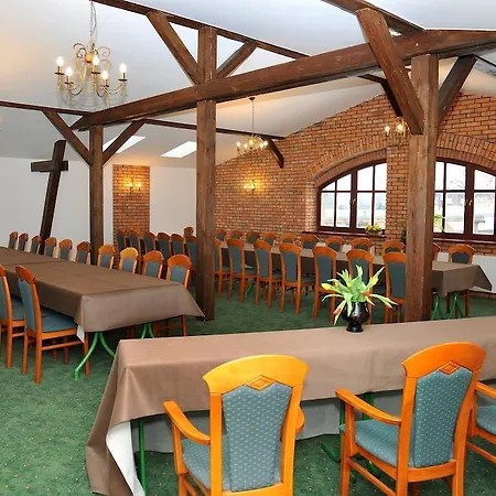 Hotel Sandro Silver & Spichlerz Antoniny Leszno (Greater Poland)