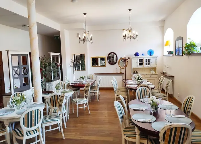 Sandro Silver & Spichlerz Antoniny 레스노