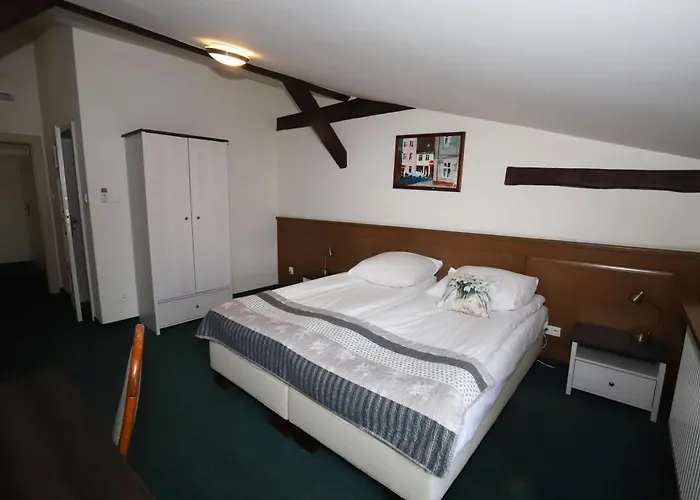 Sandro Silver & Spichlerz Antoniny 호텔 3*